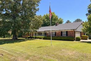 featured image of 2909 Hendrix Rd
