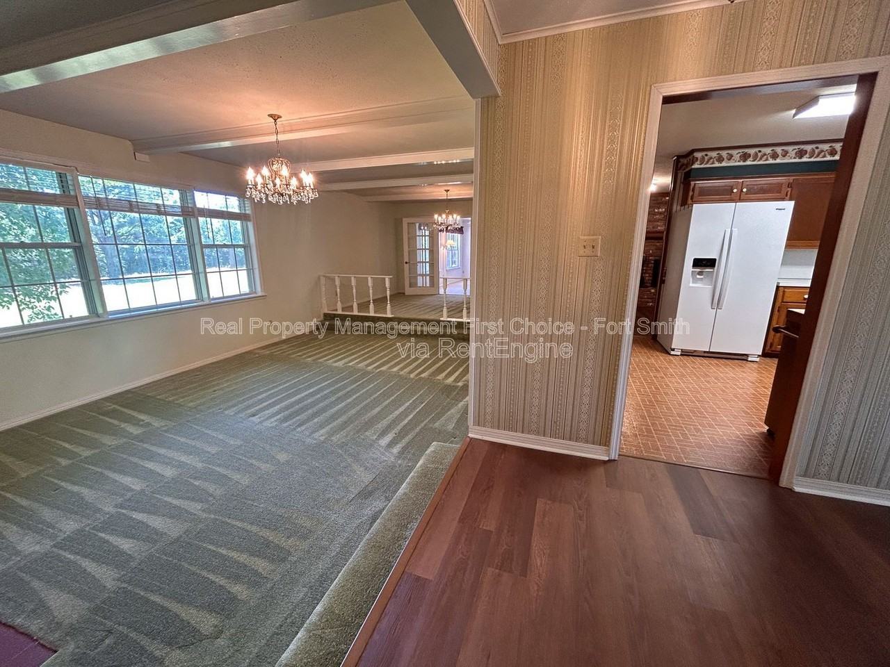 2909 Hendrix Rd - Photo 4 of 50