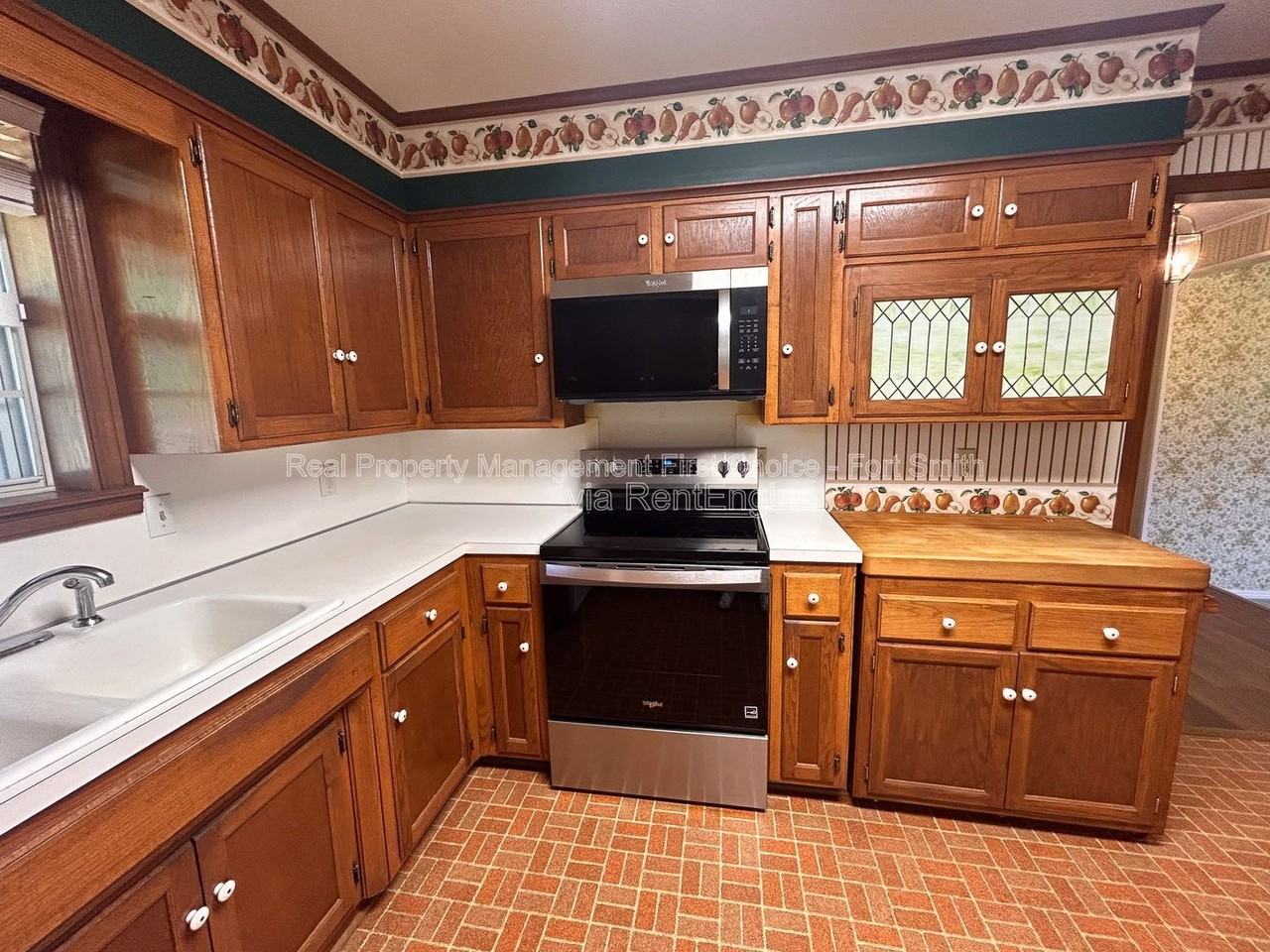 2909 Hendrix Rd - Photo 7 of 50