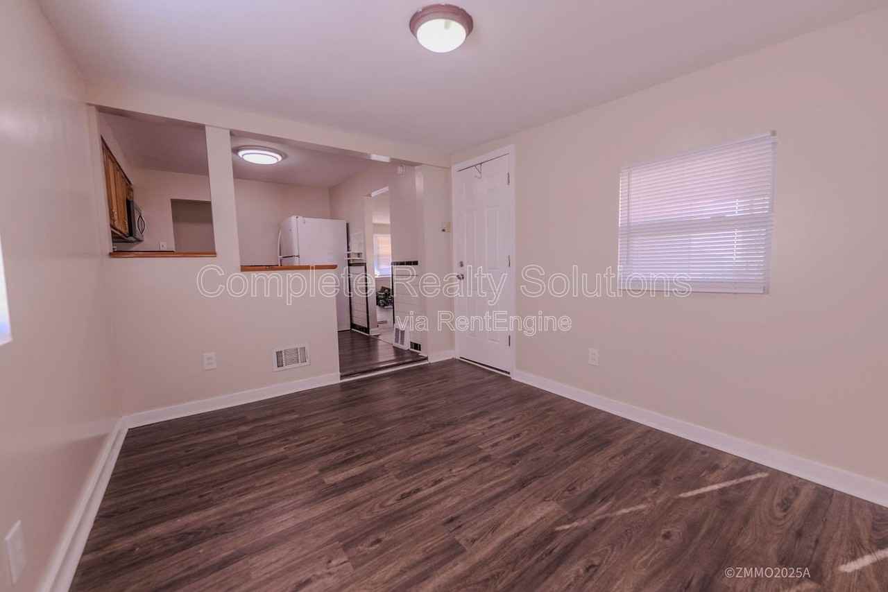 10200 Tappan Dr - Photo 6 of 35