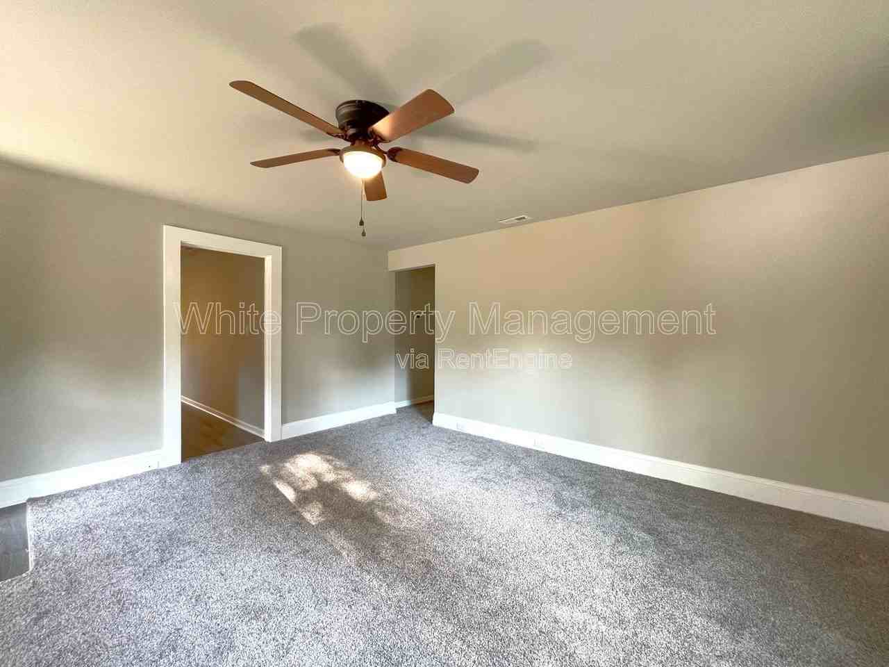 706 Hillside St - Photo 3 of 18