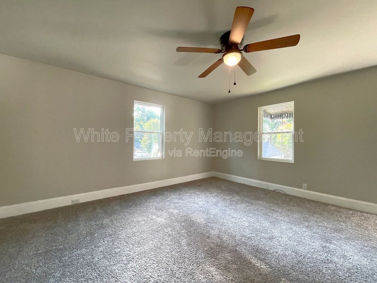 706 Hillside St - Photo 4 of 18