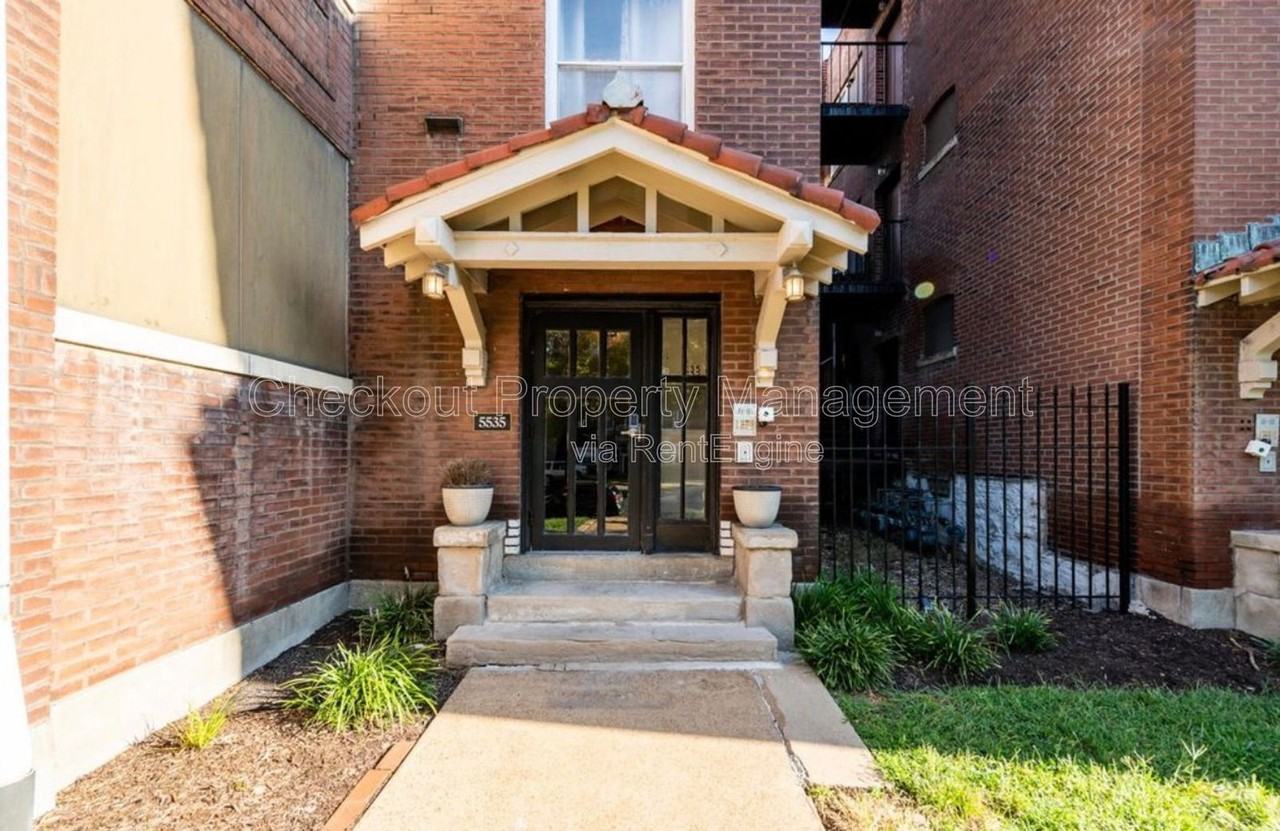 5535 Pershing Ave #11 - Photo 7 of 22