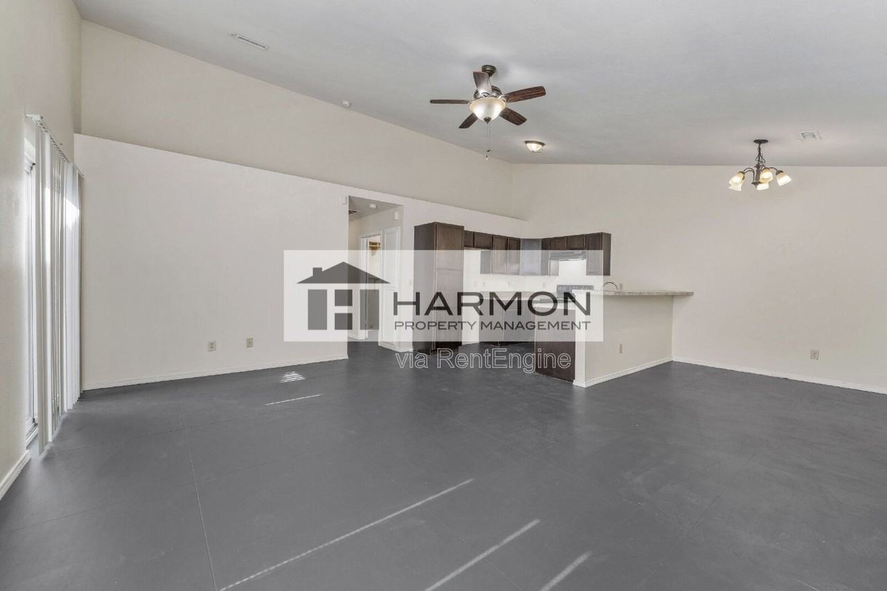 1545 W 23rd St N - Photo 2 of 11