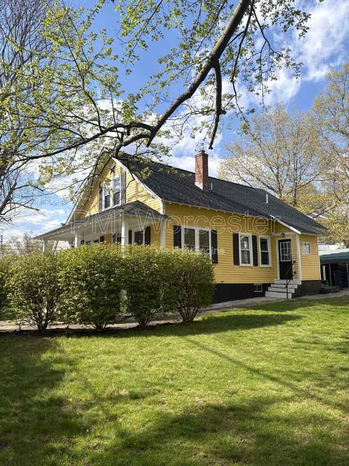 143 Commonwealth Ave #2 - Photo 2 of 13