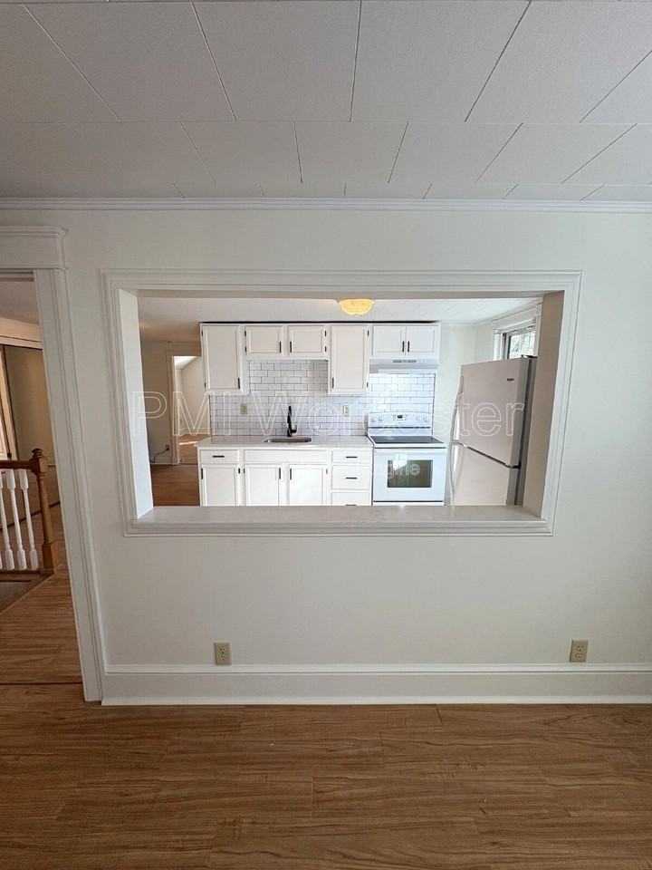 143 Commonwealth Ave #2 - Photo 5 of 13