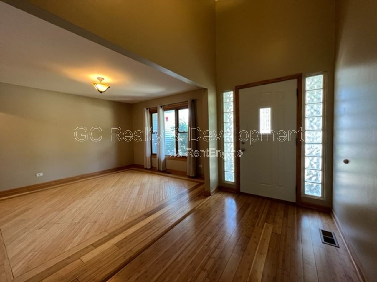2805 Breckenridge Cir - Photo 2 of 37