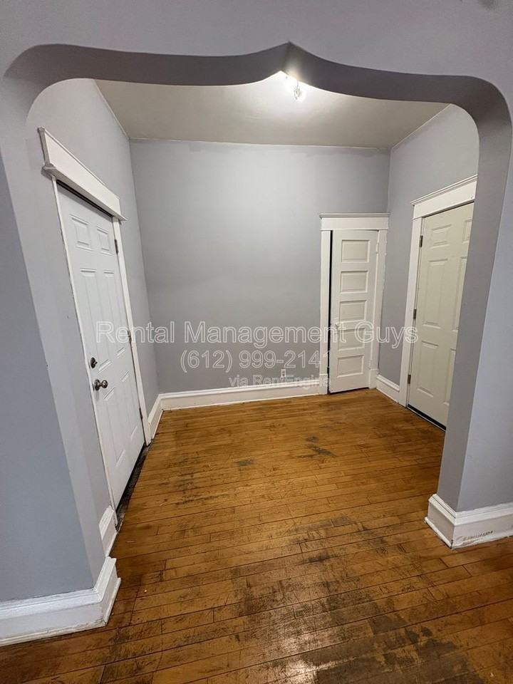 1015 Humboldt Ave N #2 - Photo 3 of 14