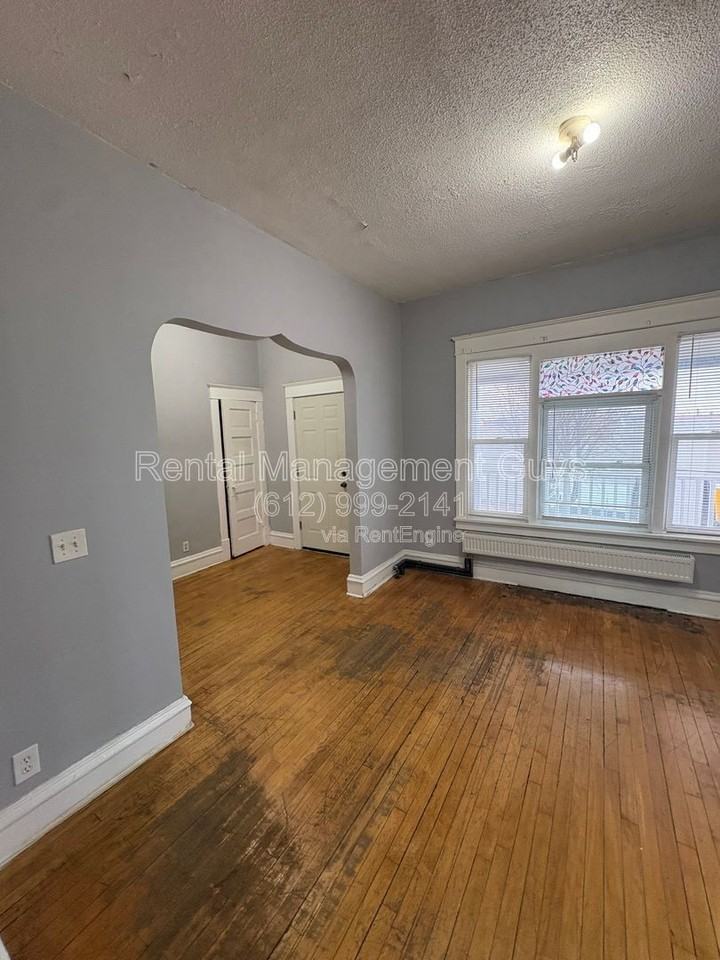 1015 Humboldt Ave N #2 - Photo 5 of 14