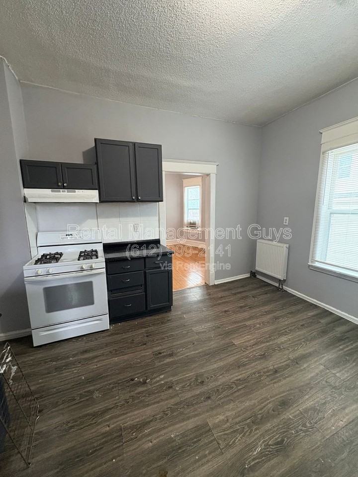 1015 Humboldt Ave N #2 - Photo 7 of 14