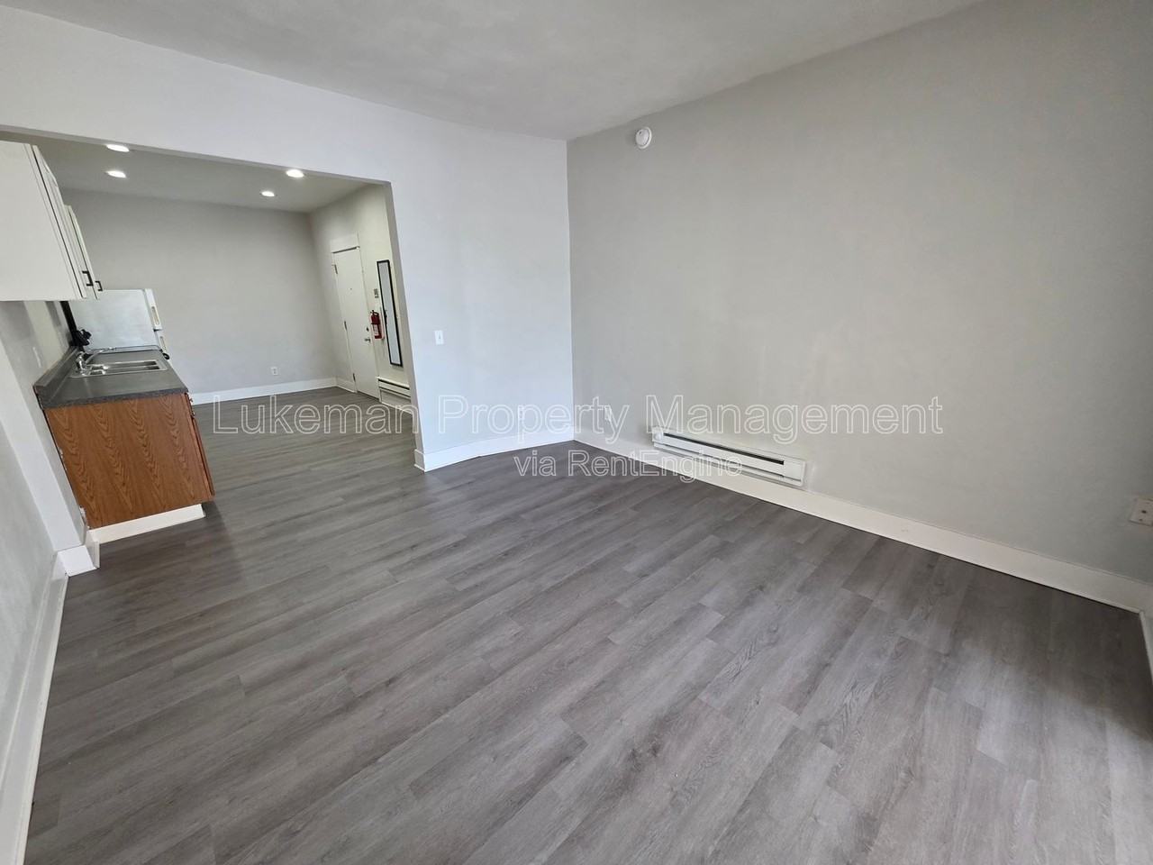 1338 Portage St - Photo 2 of 5