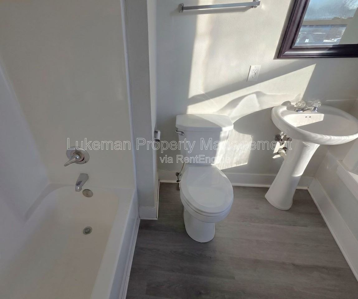 1338 Portage St - Photo 5 of 5