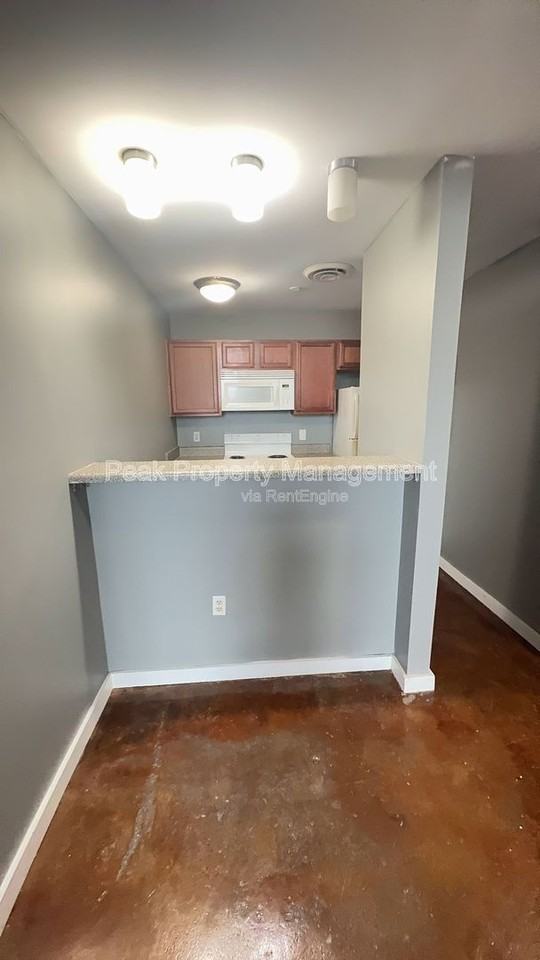 1510 W Broad St #204 - Photo 2 of 33