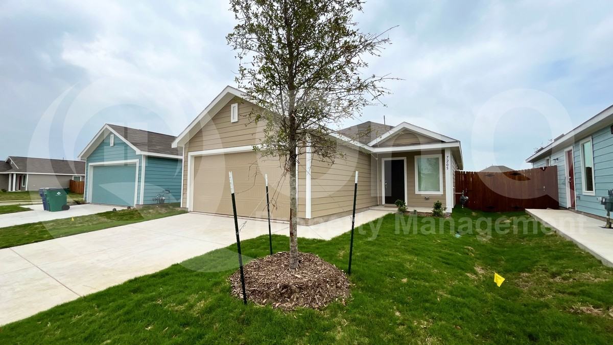 7205 Gray Wolf Ln - Photo 3 of 23