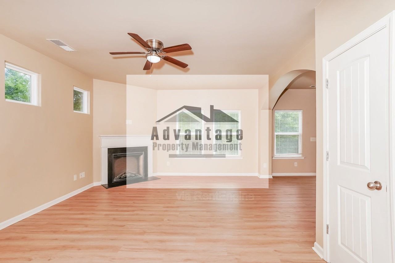 133 Centerra Springs Dr - Photo 3 of 15