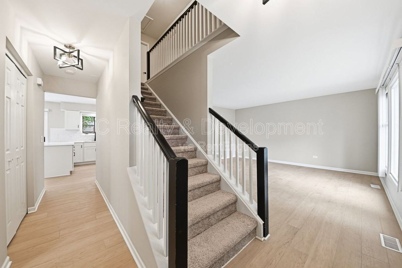 1244 Pine Grove Ave - Photo 2 of 28