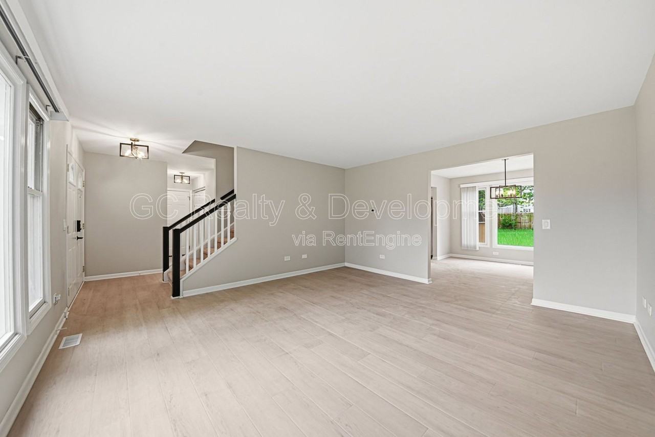 1244 Pine Grove Ave - Photo 3 of 28
