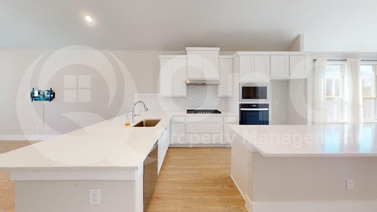 324 Palo Duro St - Photo 7 of 23