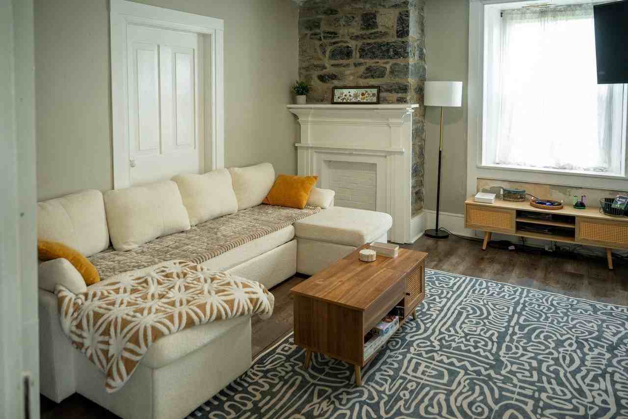 1028 Baldy Rd - Photo 4 of 34