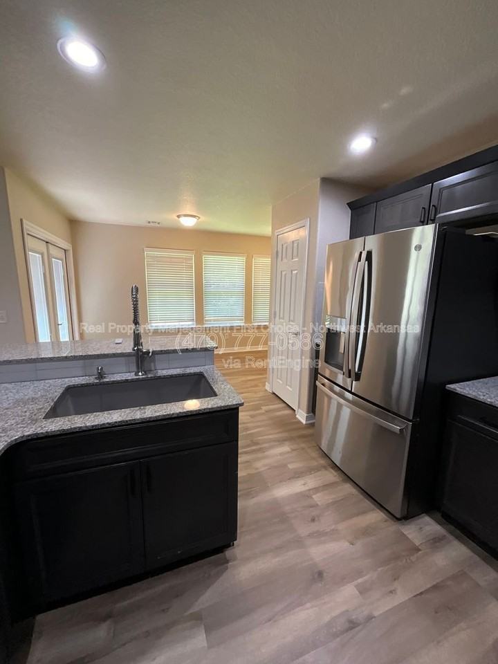 1 Lathrop Ln - Photo 5 of 16