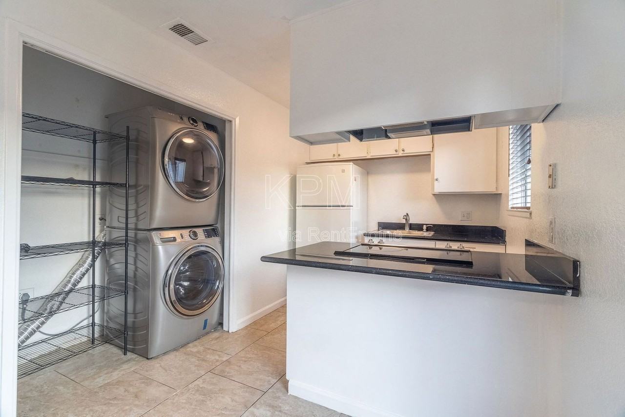 445 Almond Dr #144 - Photo 5 of 17