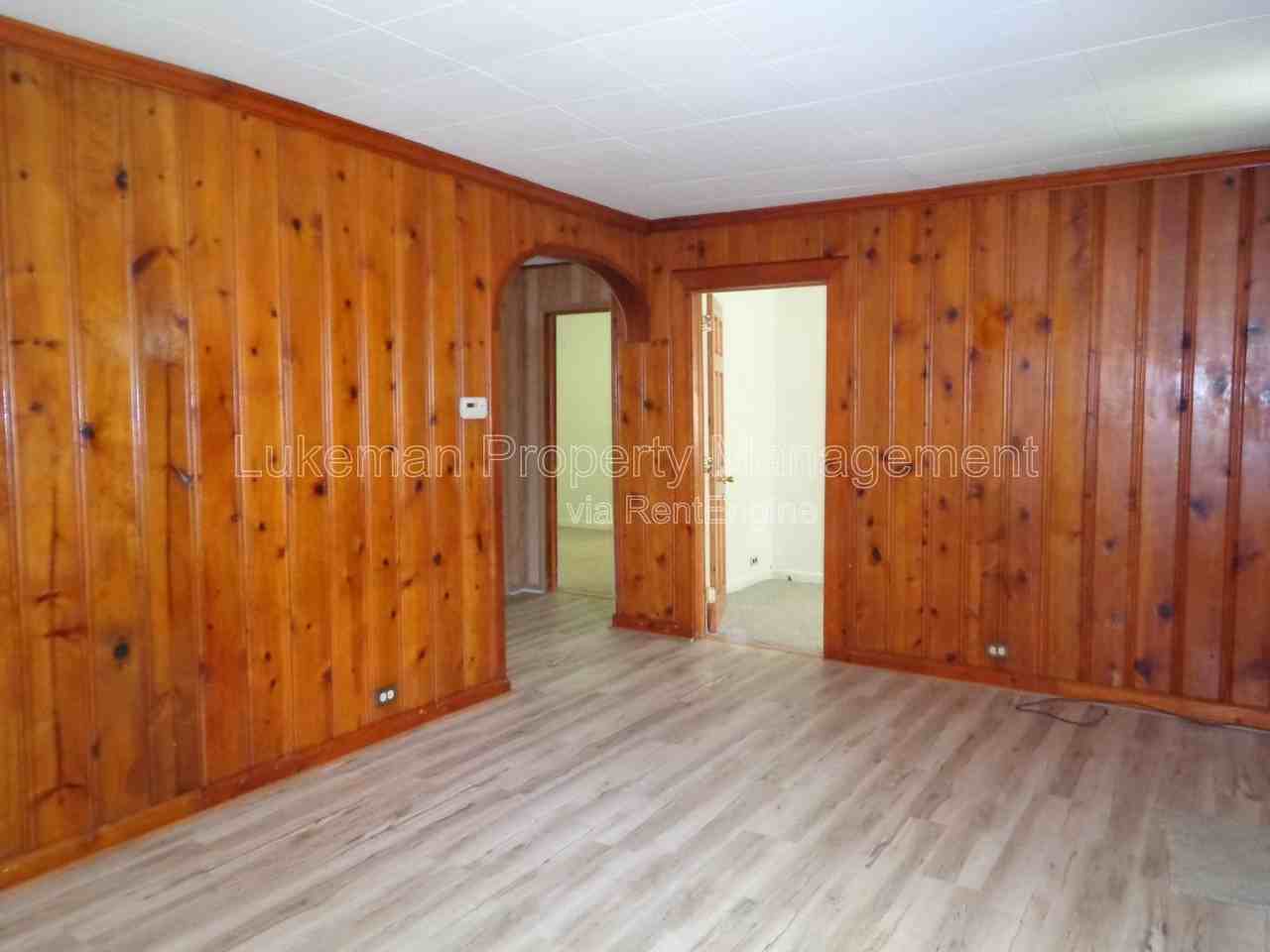 621 Washburn Ave - Photo 3 of 14