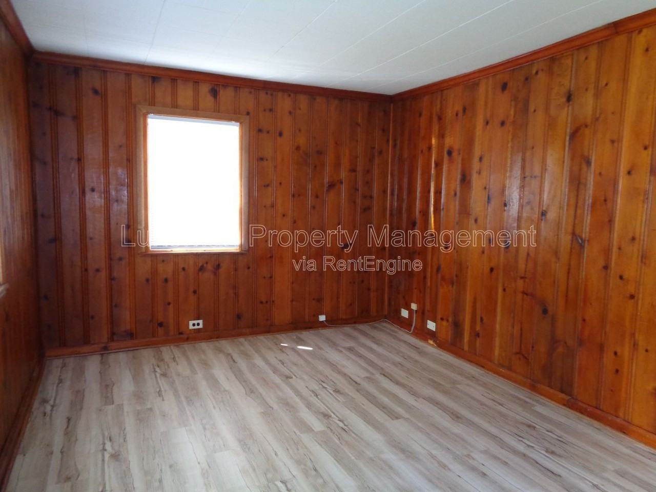 621 Washburn Ave - Photo 4 of 14