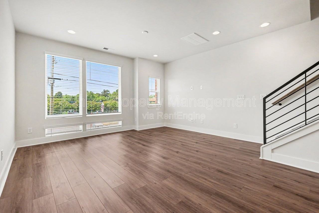 2146 N Graham St - Photo 4 of 26