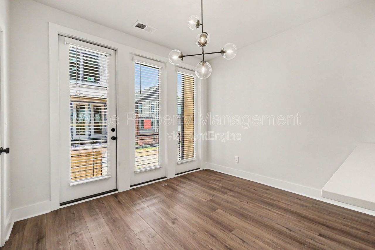 2146 N Graham St - Photo 6 of 26