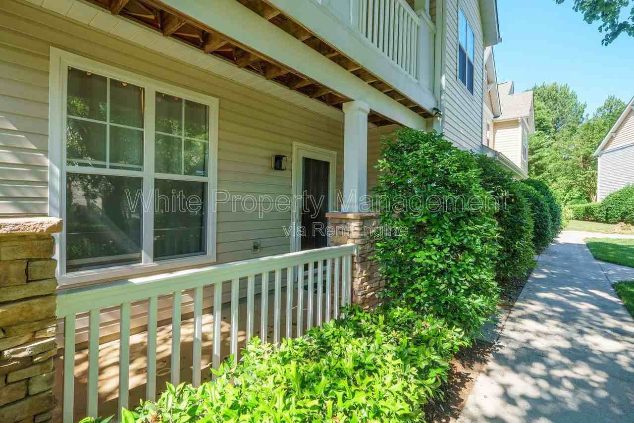11339 Dundarrach Ln - Photo 2 of 33