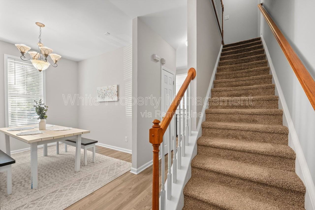 11339 Dundarrach Ln - Photo 5 of 33