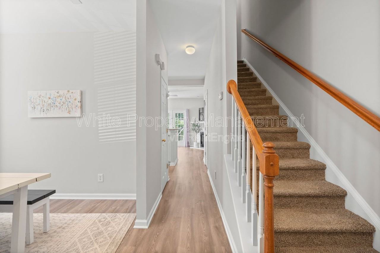 11339 Dundarrach Ln - Photo 6 of 33