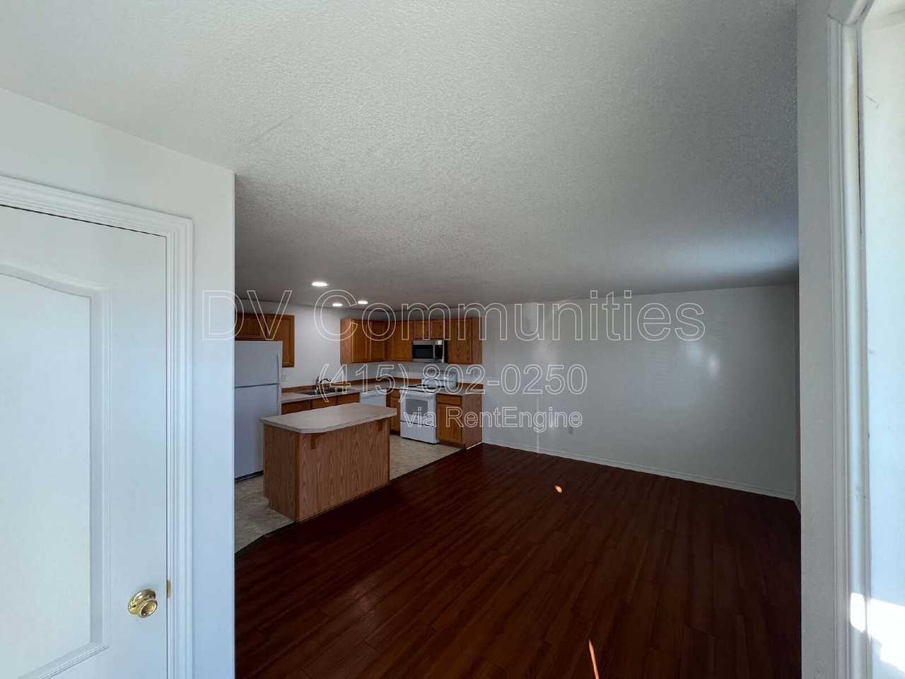 2521 Nw Cedar Ave #1-1 - Photo 3 of 30
