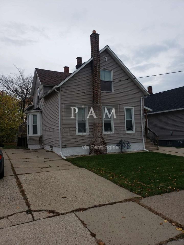 2216 Harriet St - Photo 2 of 11