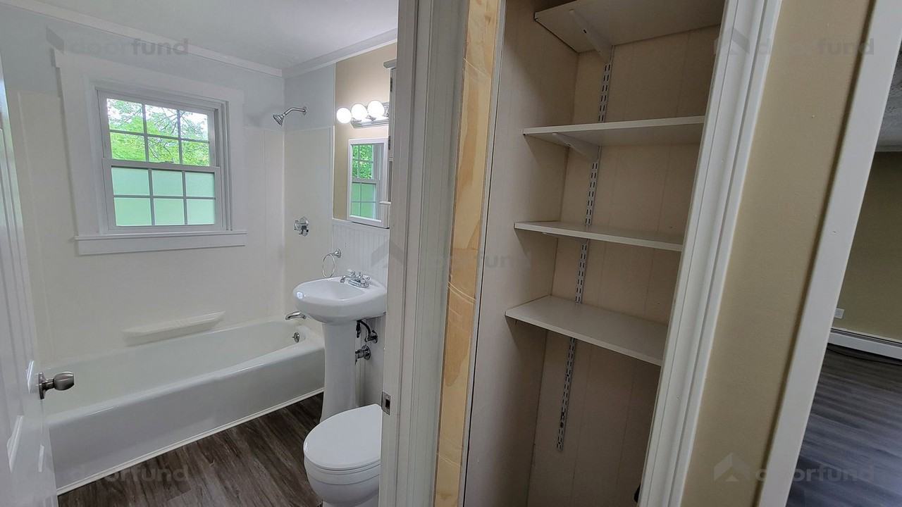 16 Harvard Rd #8H - Photo 2 of 8