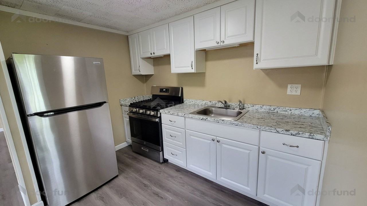 16 Harvard Rd #8H - Photo 7 of 8