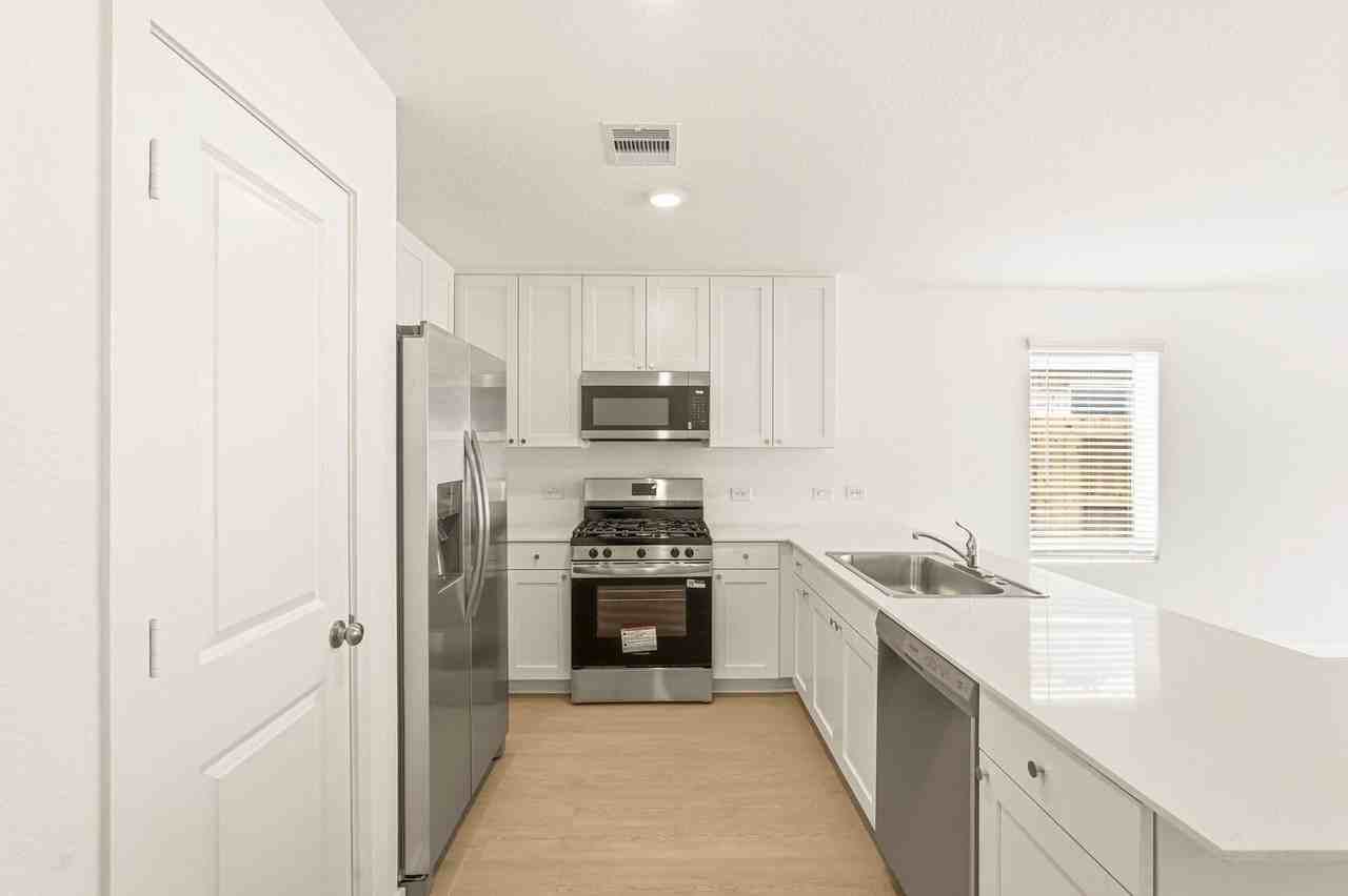 6034 Ash Willow Ct - Photo 5 of 26