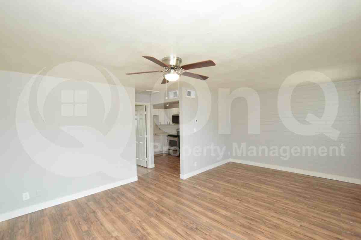 6040 N 21st Ave #5 - Photo 6 of 10