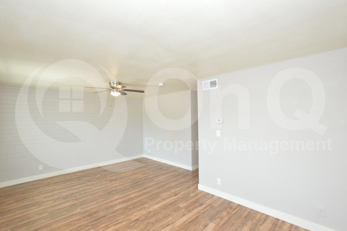 6040 N 21st Ave #5 - Photo 7 of 10