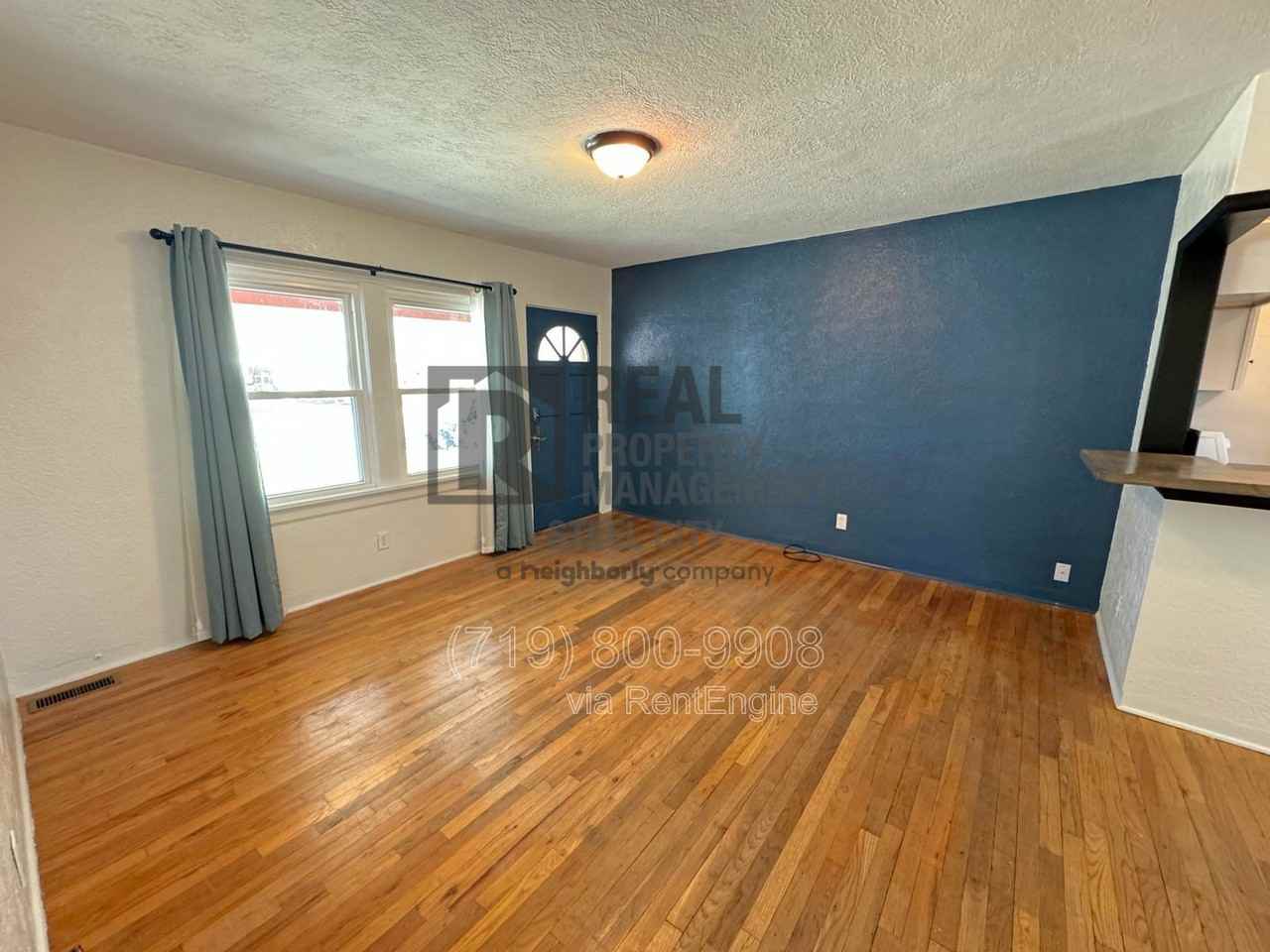 812 Jackson St - Photo 2 of 15