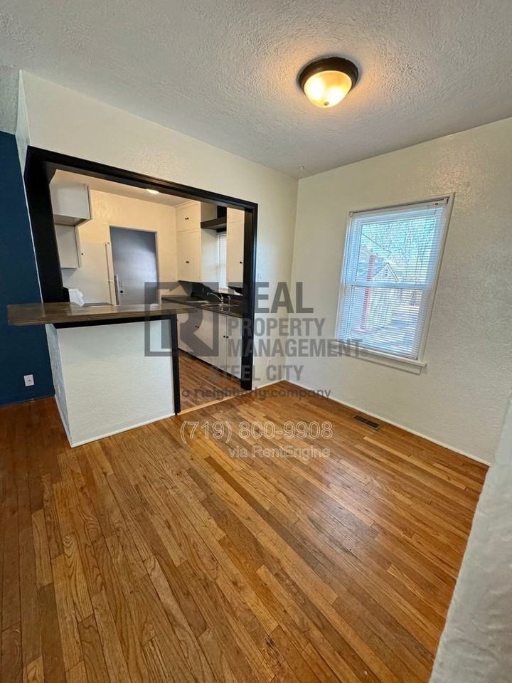 812 Jackson St - Photo 4 of 15