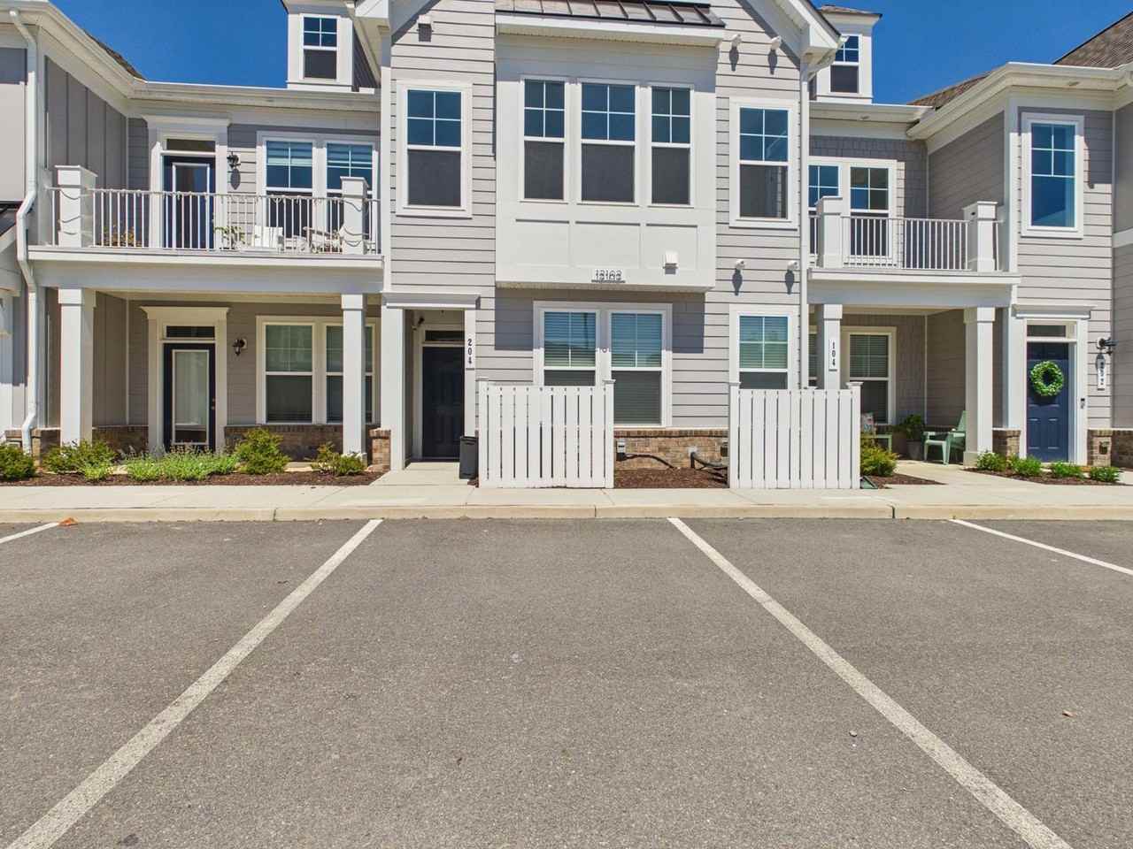 12102 Oxford Landing Dr #204 - Photo 2 of 32