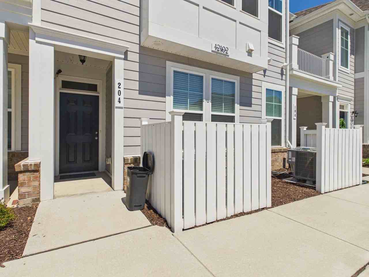 12102 Oxford Landing Dr #204 - Photo 3 of 32
