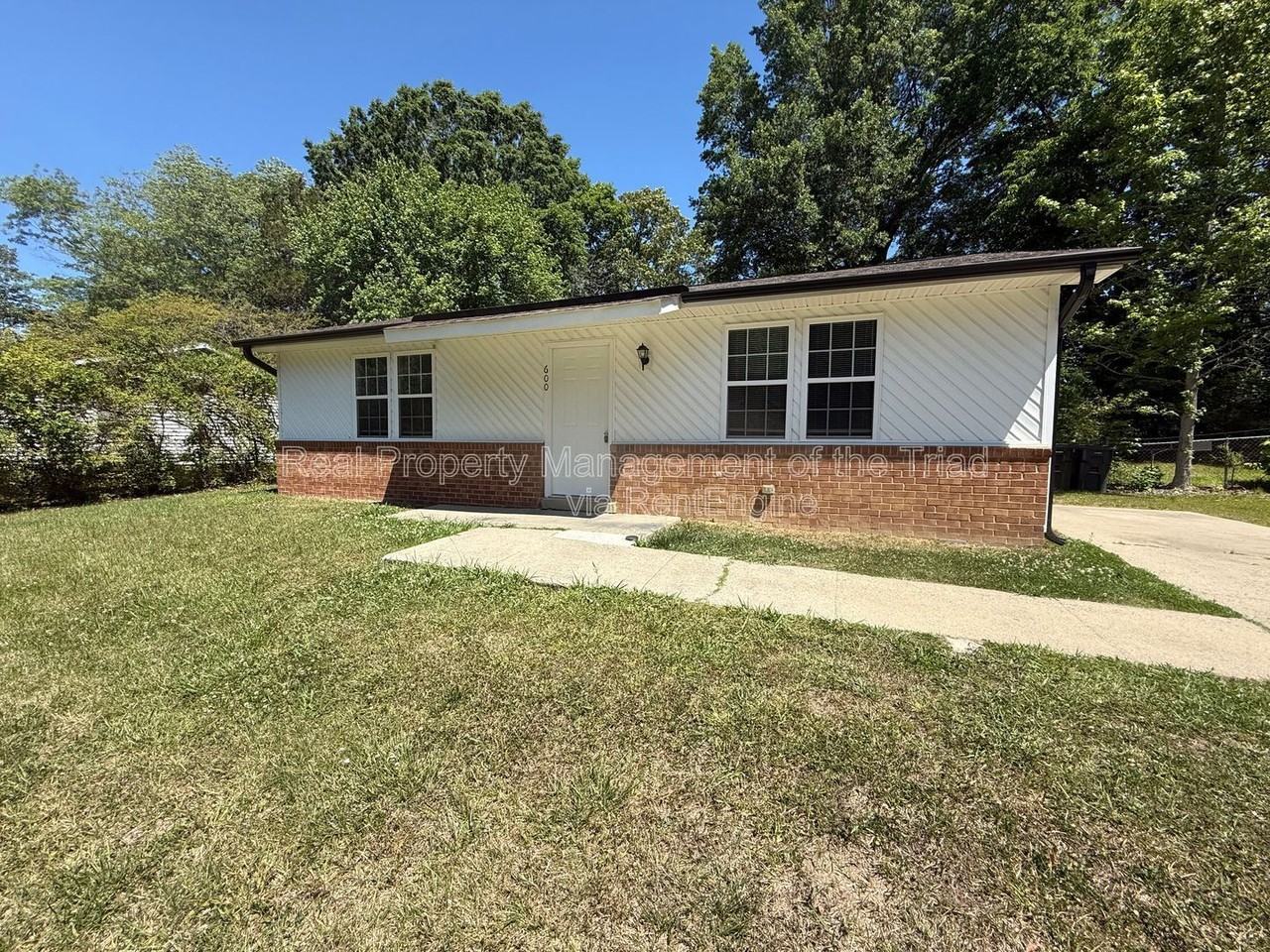 600 Tipperary Dr - Photo 2 of 17