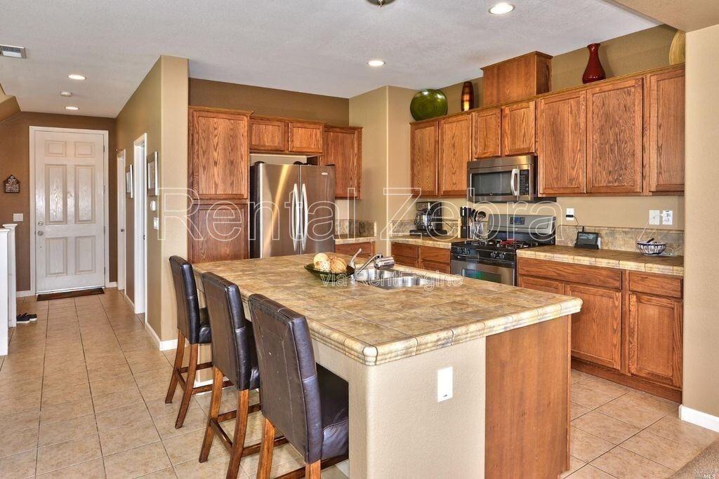 2348 Tedeschi Dr - Photo 4 of 16
