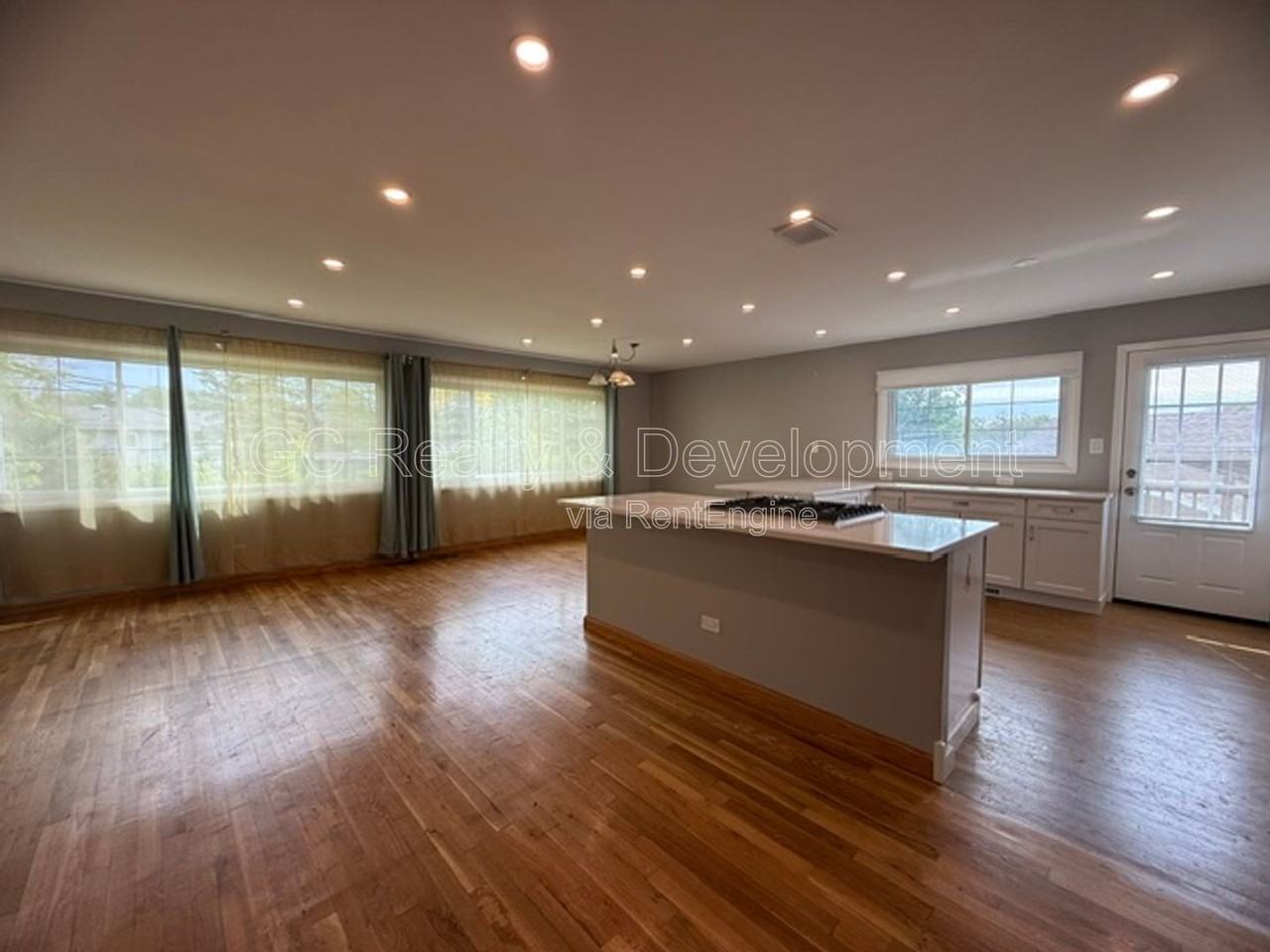 1645 Highland Blvd - Photo 3 of 36