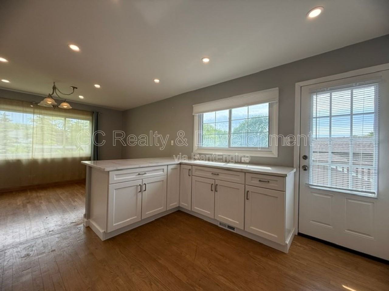 1645 Highland Blvd - Photo 5 of 36