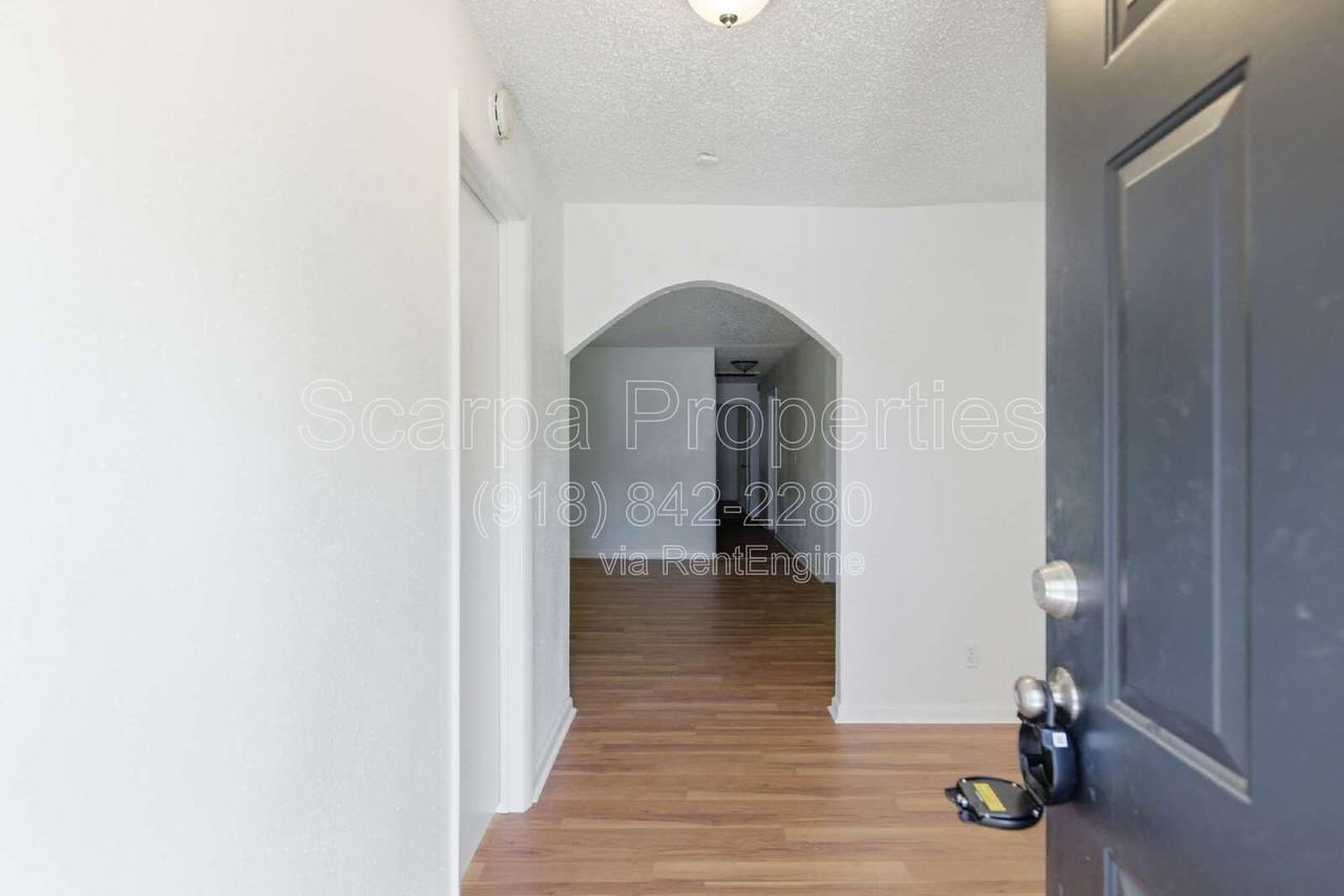 313 E Woodrow Pl - Photo 2 of 28