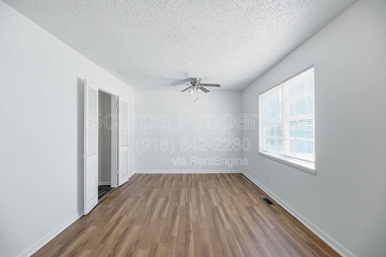 313 E Woodrow Pl - Photo 3 of 28