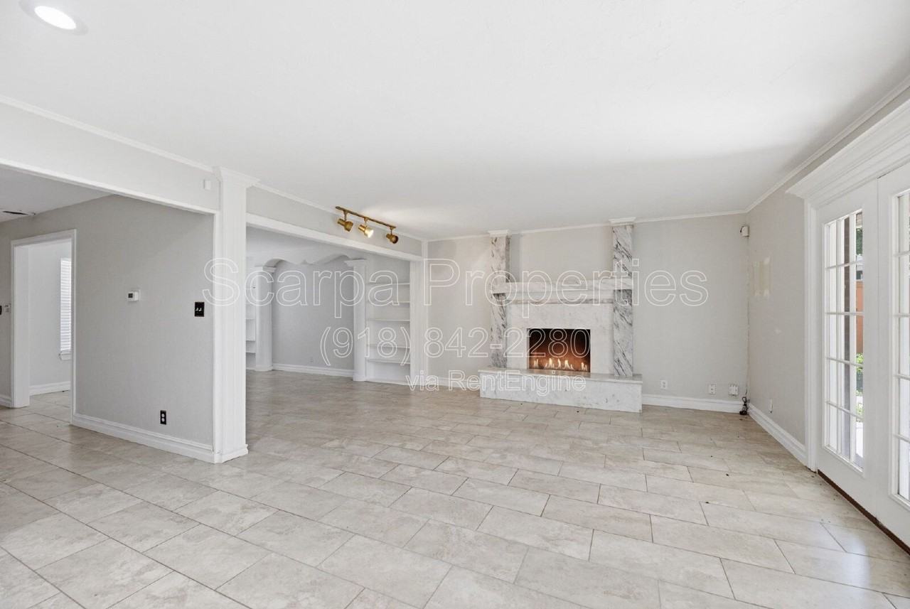 6812 E 55th St - Photo 6 of 28